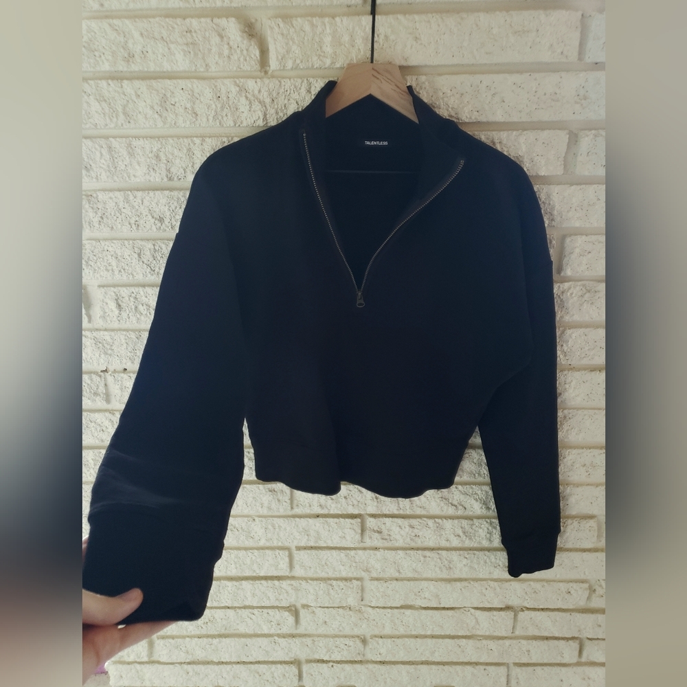 TALENTLESS WOMEN'S 3/4 ZIP PULLOVER, SIZE SMALL, NWOT